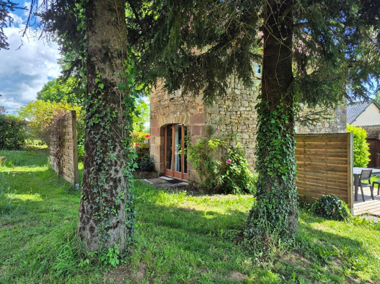 L'Herbe Est Plus Verte Beynat Exterior photo