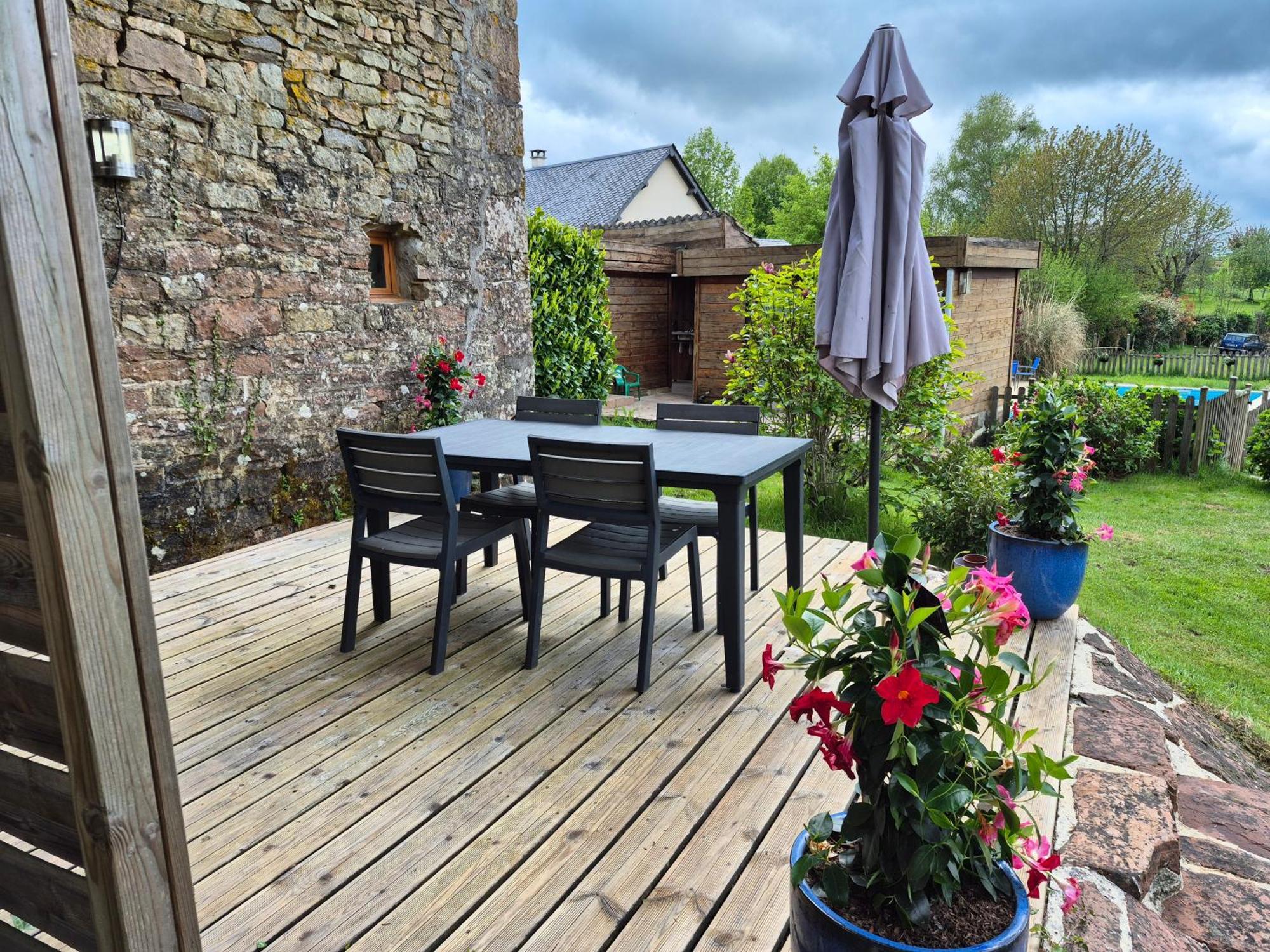 L'Herbe Est Plus Verte Beynat Exterior photo